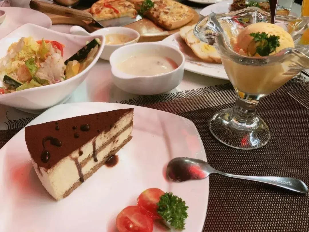 空港新城 西餐风情与国际化美食体验